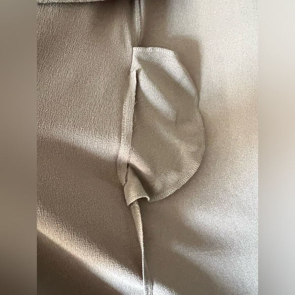 Taupe layering sleeveless jacket - Picture 6 of 6